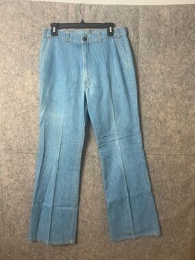 Levis Woman Size 32 Light Blue Vintage Western Denim high hire Jeans